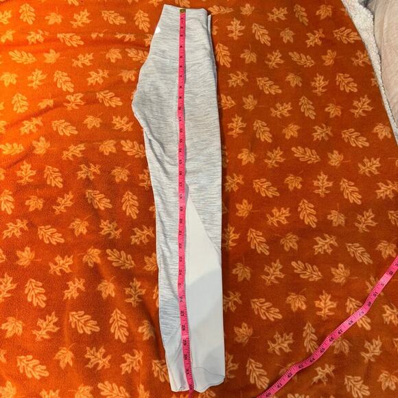 Lululemon Wunder Under High Rise Crop Scalloped Leggings Size 2 - Picture 16 of 16